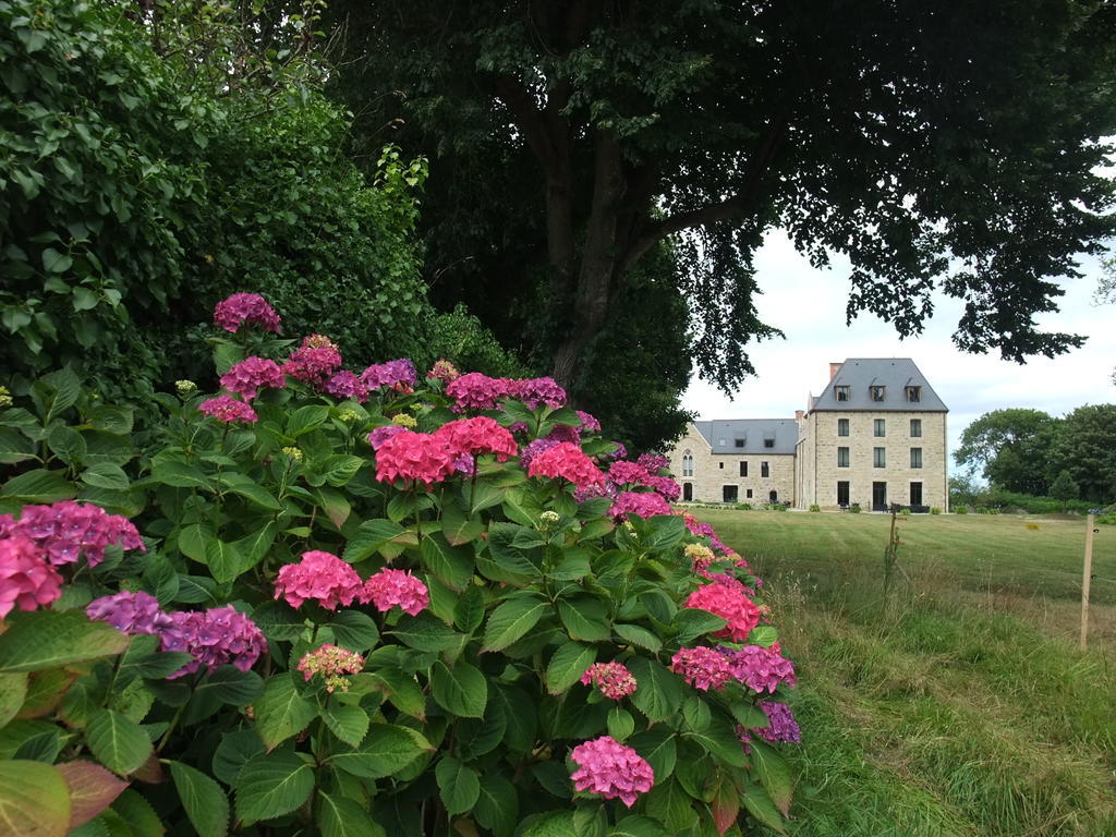 Manoir De Kergrec'H Hotel Plougrescant Exterior photo