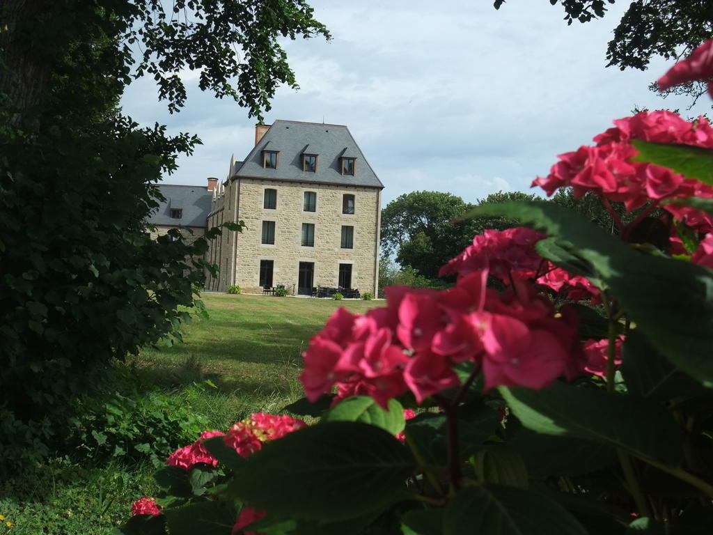 Manoir De Kergrec'H Hotel Plougrescant Exterior photo